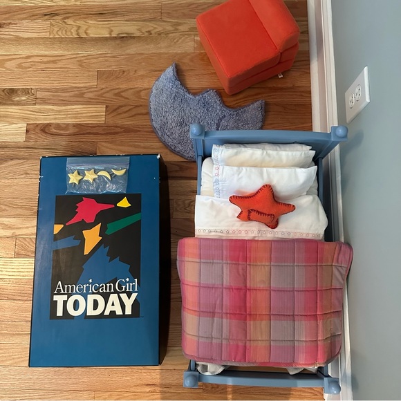 AMERICAN GIRL - The Trundle Bed, Room Decor and Bedding Set - Blue Stars - Picture 6 of 8